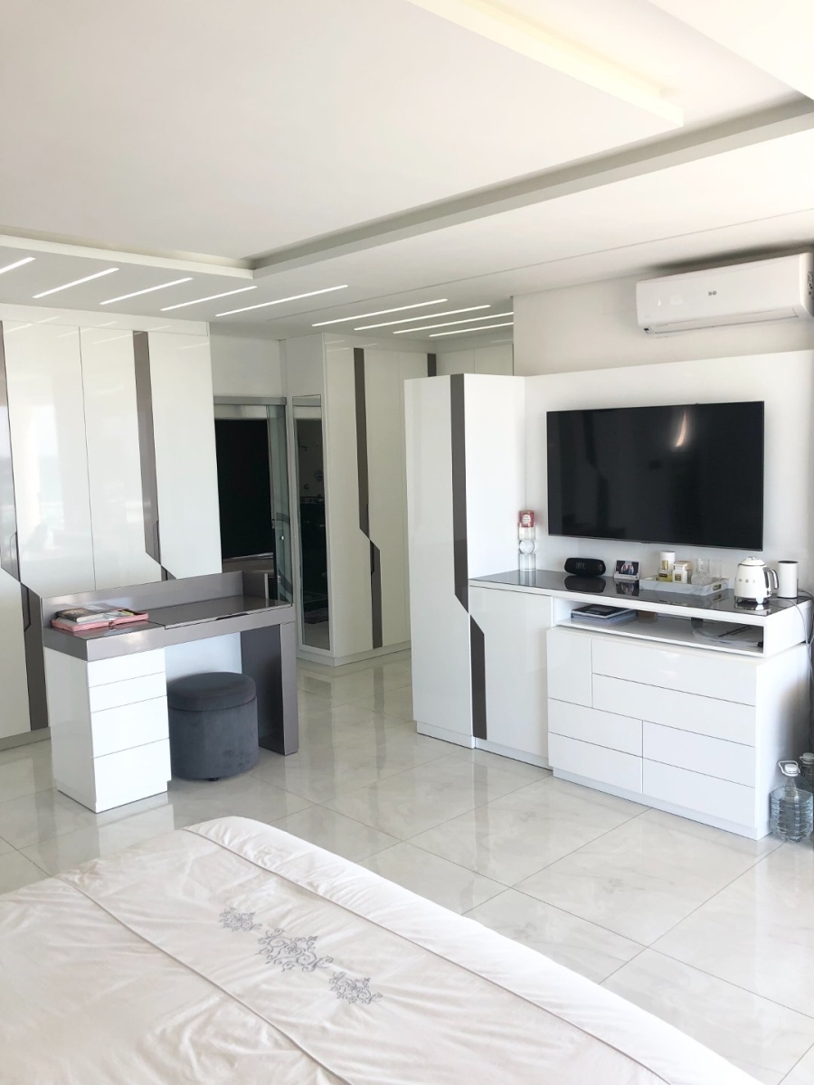 5 Bedroom Property for Sale in Oslo Beach KwaZulu-Natal