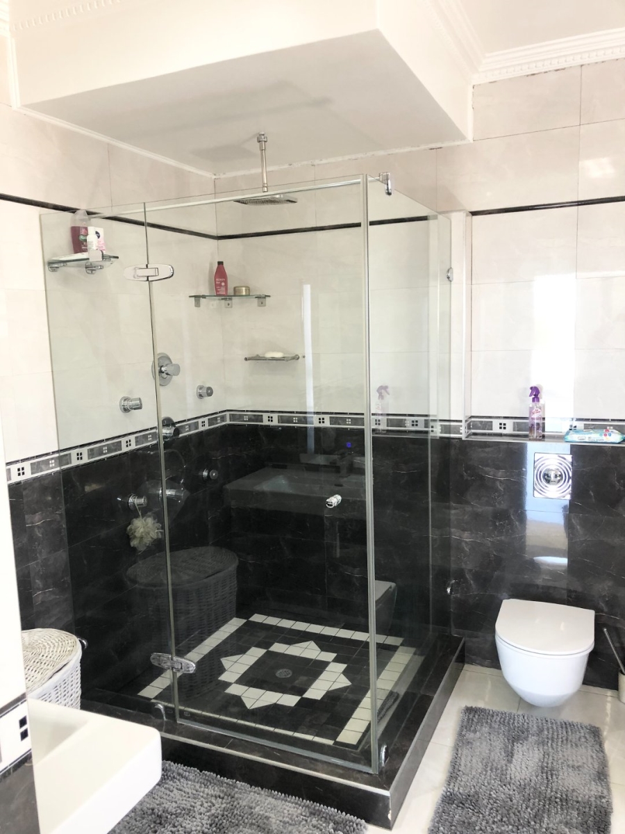 5 Bedroom Property for Sale in Oslo Beach KwaZulu-Natal