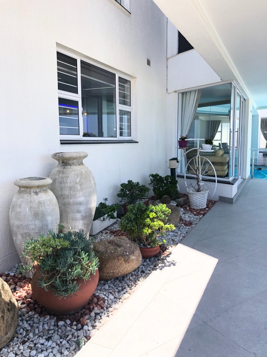5 Bedroom Property for Sale in Oslo Beach KwaZulu-Natal