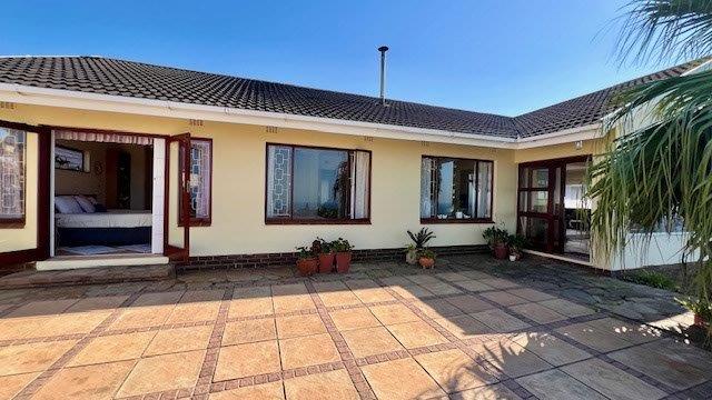 3 Bedroom Property for Sale in St Michaels On Sea KwaZulu-Natal