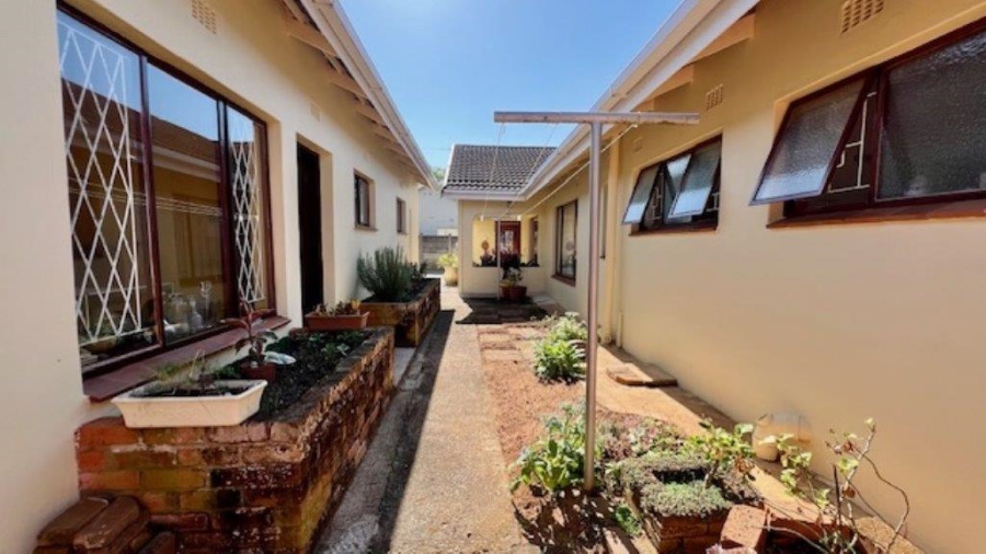 3 Bedroom Property for Sale in St Michaels On Sea KwaZulu-Natal