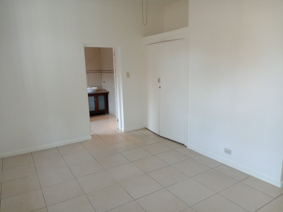 6 Bedroom Property for Sale in Manaba Beach KwaZulu-Natal