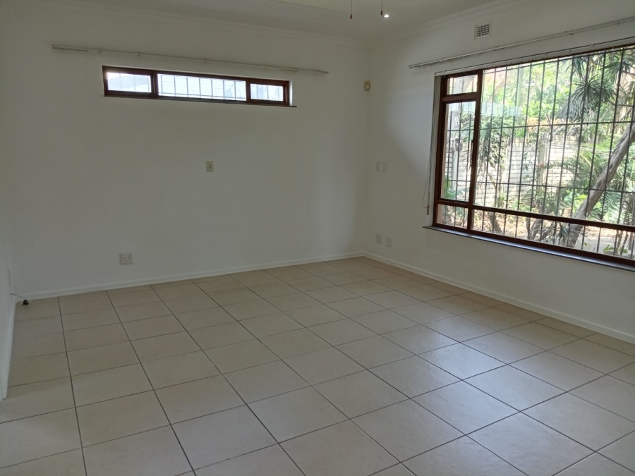 6 Bedroom Property for Sale in Manaba Beach KwaZulu-Natal