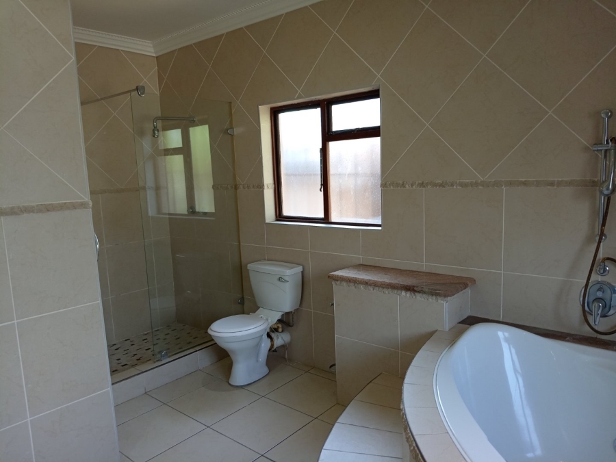 6 Bedroom Property for Sale in Manaba Beach KwaZulu-Natal