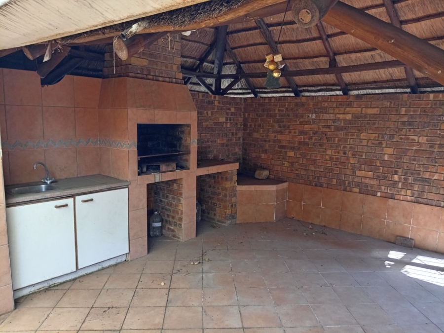 6 Bedroom Property for Sale in Manaba Beach KwaZulu-Natal