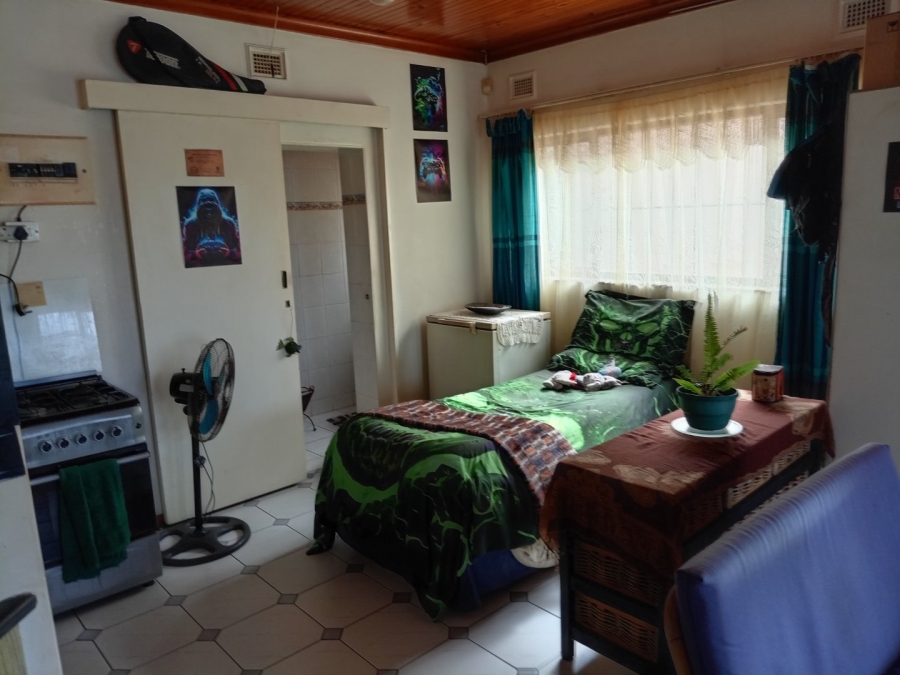 6 Bedroom Property for Sale in Manaba Beach KwaZulu-Natal