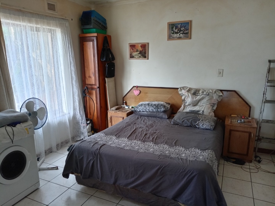 6 Bedroom Property for Sale in Manaba Beach KwaZulu-Natal