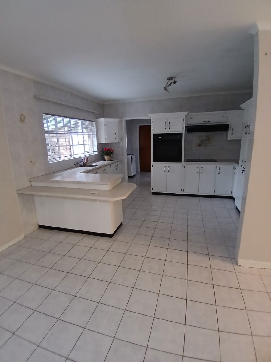 3 Bedroom Property for Sale in Aviary Hill KwaZulu-Natal