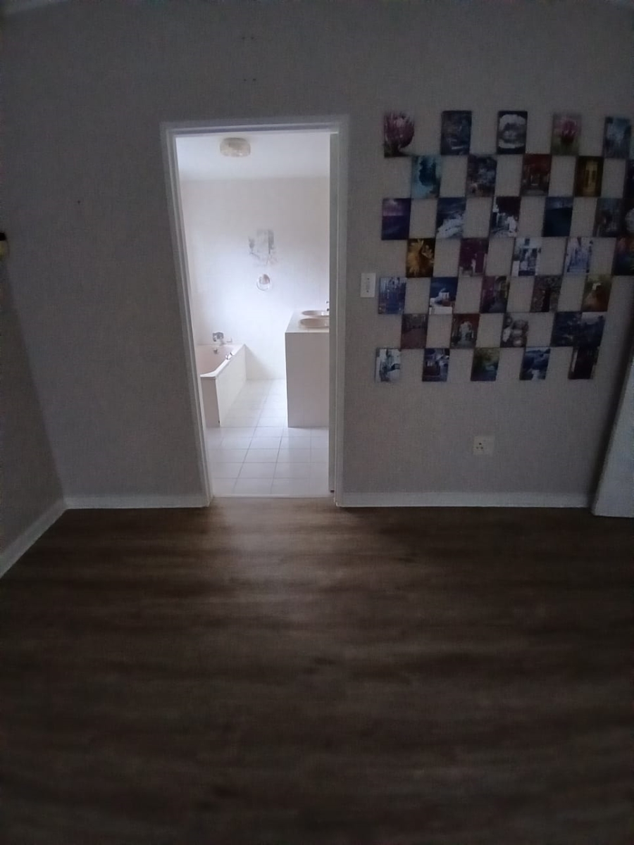 3 Bedroom Property for Sale in Aviary Hill KwaZulu-Natal