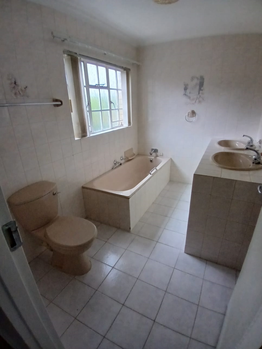 3 Bedroom Property for Sale in Aviary Hill KwaZulu-Natal