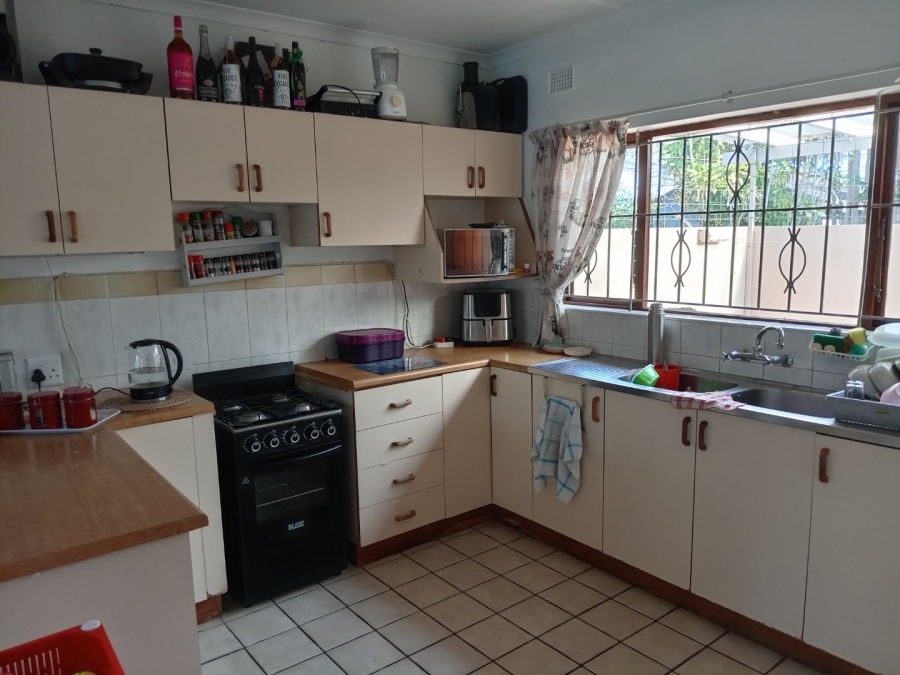 4 Bedroom Property for Sale in Manaba Beach KwaZulu-Natal