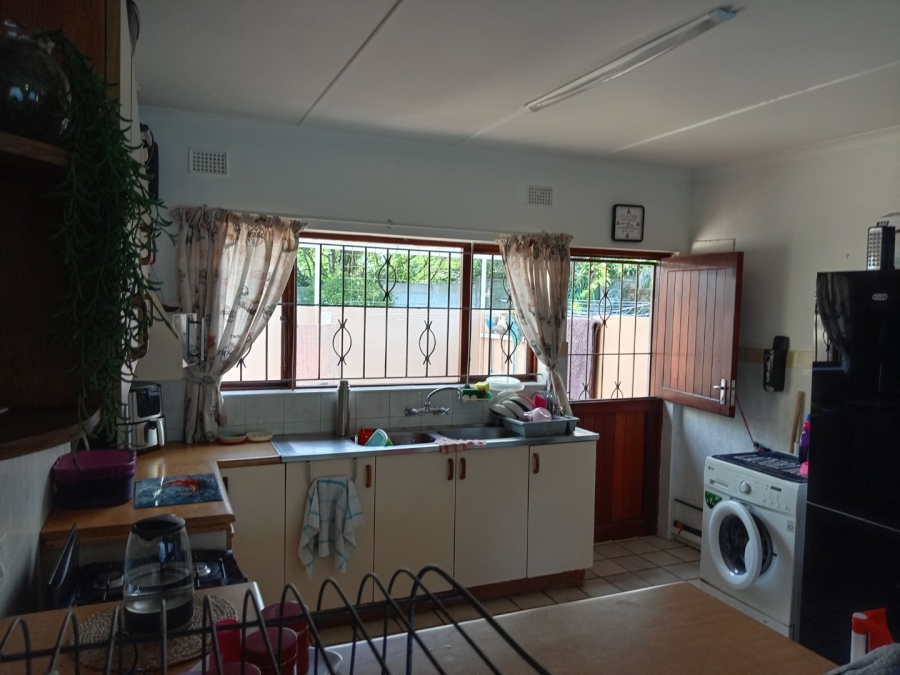4 Bedroom Property for Sale in Manaba Beach KwaZulu-Natal