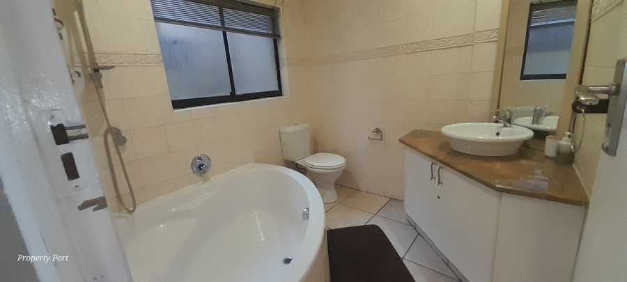 3 Bedroom Property for Sale in Uvongo KwaZulu-Natal