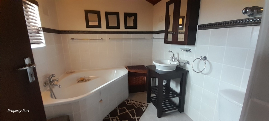 3 Bedroom Property for Sale in Uvongo KwaZulu-Natal