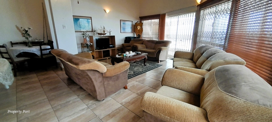 3 Bedroom Property for Sale in Uvongo KwaZulu-Natal