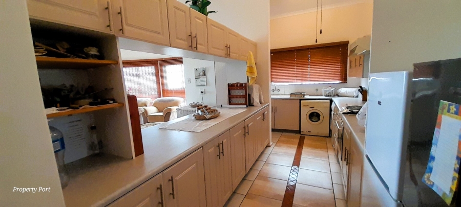 3 Bedroom Property for Sale in Uvongo KwaZulu-Natal