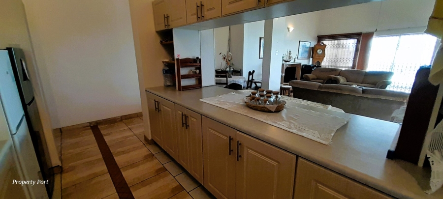 3 Bedroom Property for Sale in Uvongo KwaZulu-Natal