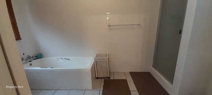 3 Bedroom Property for Sale in Uvongo KwaZulu-Natal