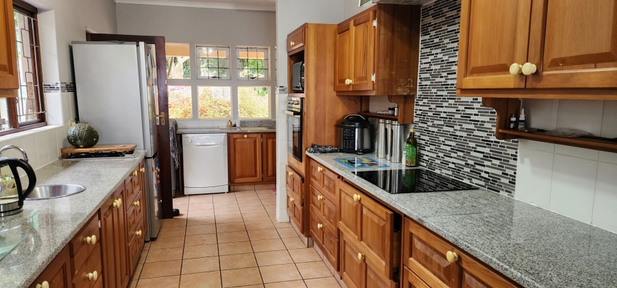 4 Bedroom Property for Sale in Umtentweni KwaZulu-Natal