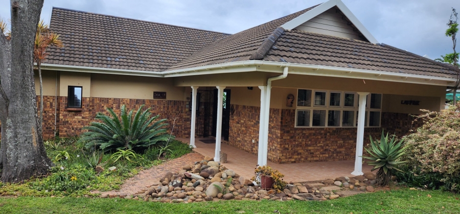 4 Bedroom Property for Sale in Umtentweni KwaZulu-Natal
