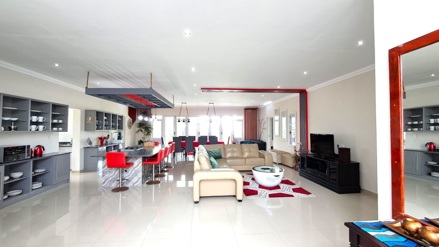 6 Bedroom Property for Sale in Port Edward KwaZulu-Natal