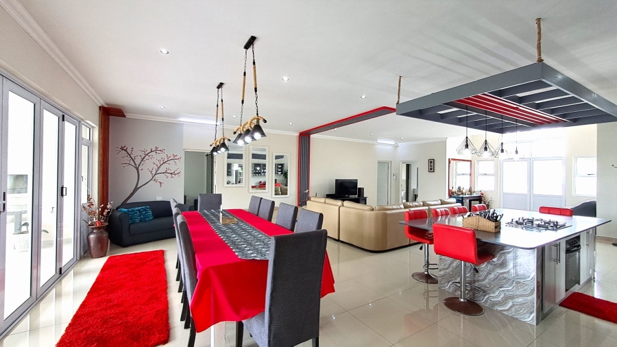 6 Bedroom Property for Sale in Port Edward KwaZulu-Natal