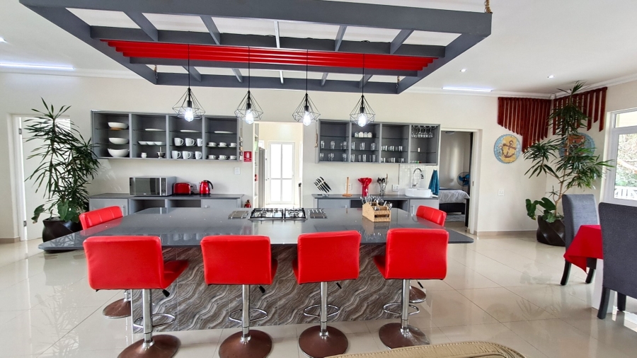 6 Bedroom Property for Sale in Port Edward KwaZulu-Natal