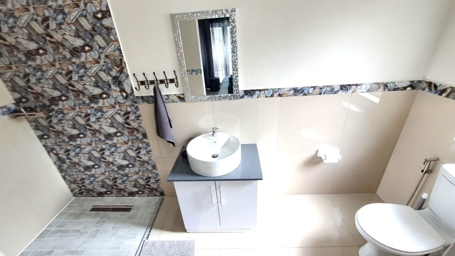 6 Bedroom Property for Sale in Port Edward KwaZulu-Natal