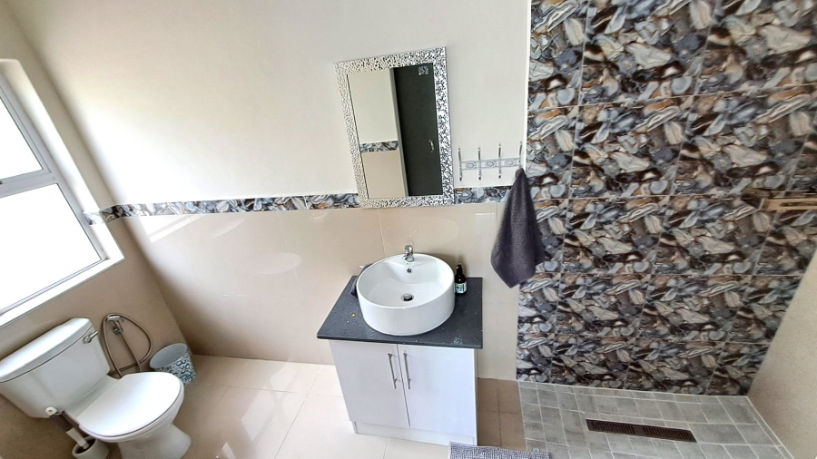 6 Bedroom Property for Sale in Port Edward KwaZulu-Natal