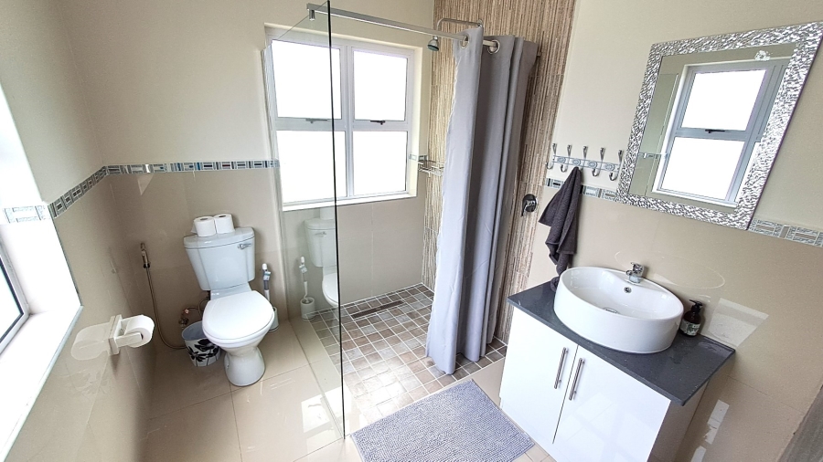 6 Bedroom Property for Sale in Port Edward KwaZulu-Natal
