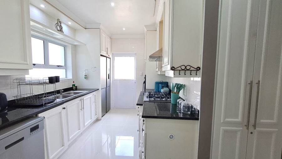4 Bedroom Property for Sale in Port Edward KwaZulu-Natal