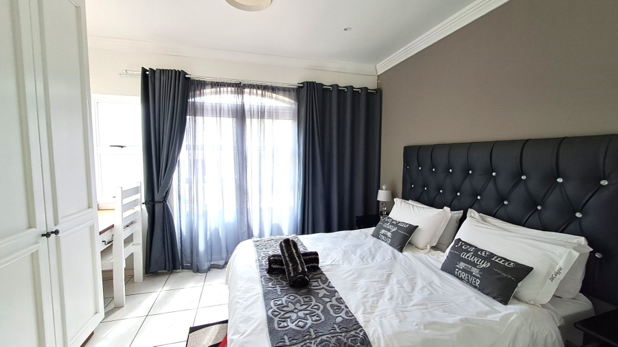 4 Bedroom Property for Sale in Port Edward KwaZulu-Natal