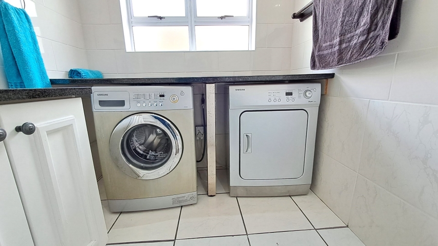 4 Bedroom Property for Sale in Port Edward KwaZulu-Natal