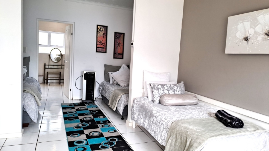 4 Bedroom Property for Sale in Port Edward KwaZulu-Natal