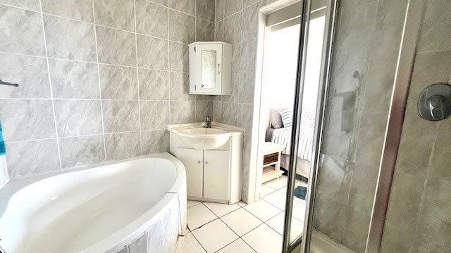 3 Bedroom Property for Sale in Uvongo KwaZulu-Natal