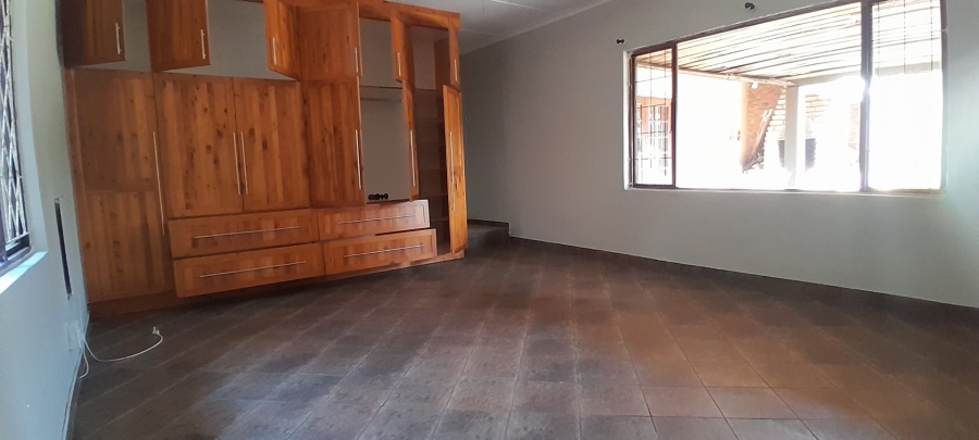 4 Bedroom Property for Sale in Umtentweni KwaZulu-Natal