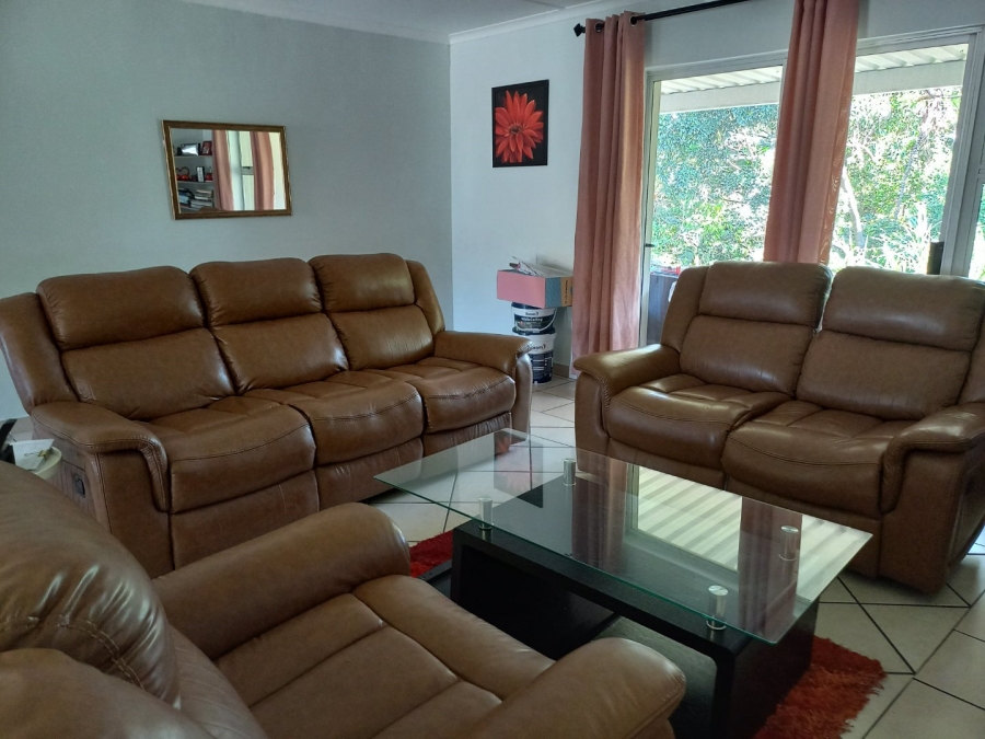 2 Bedroom Property for Sale in Umtentweni KwaZulu-Natal
