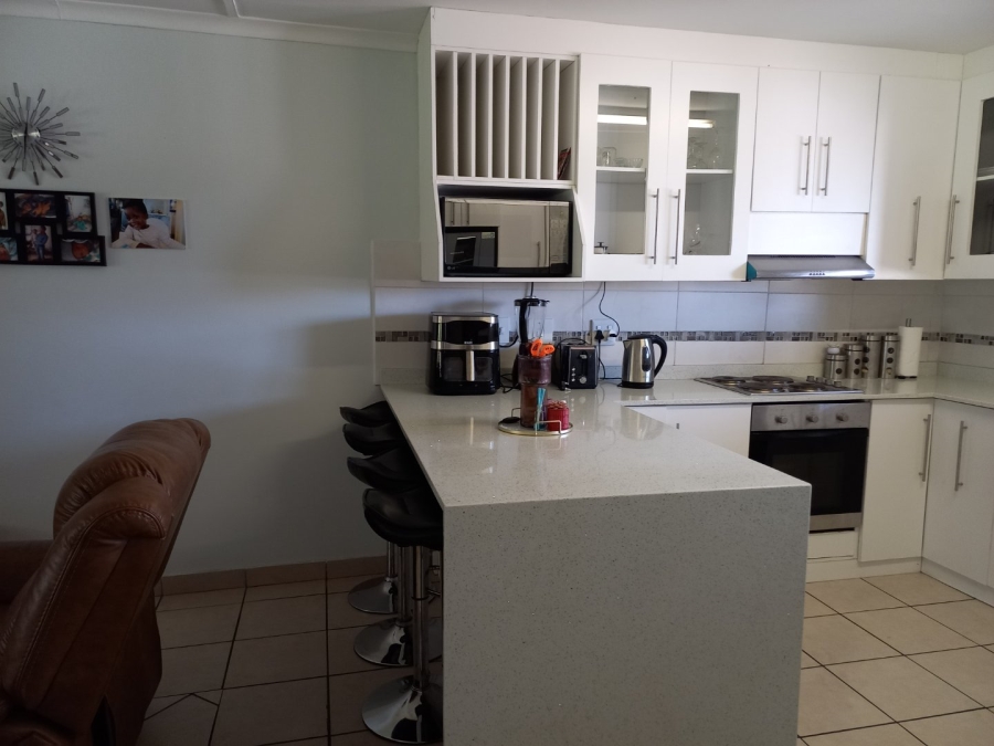 2 Bedroom Property for Sale in Umtentweni KwaZulu-Natal