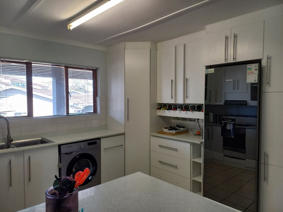2 Bedroom Property for Sale in Umtentweni KwaZulu-Natal