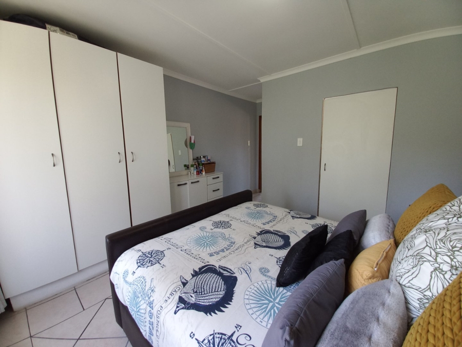 2 Bedroom Property for Sale in Umtentweni KwaZulu-Natal