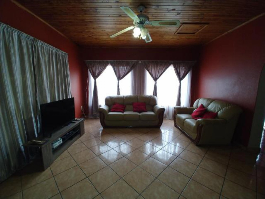3 Bedroom Property for Sale in Lennoxton KwaZulu-Natal