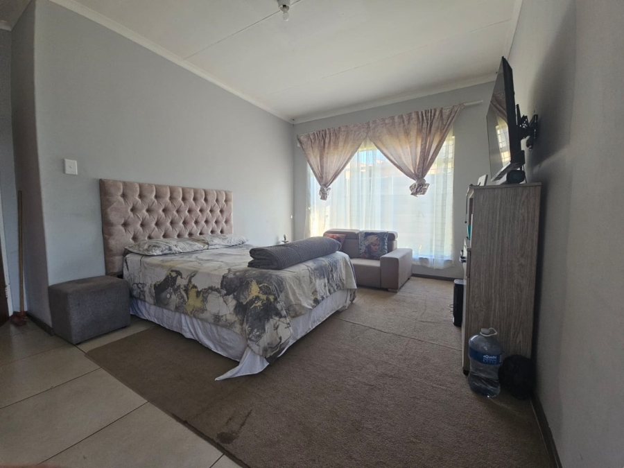 4 Bedroom Property for Sale in Pioneer Park KwaZulu-Natal