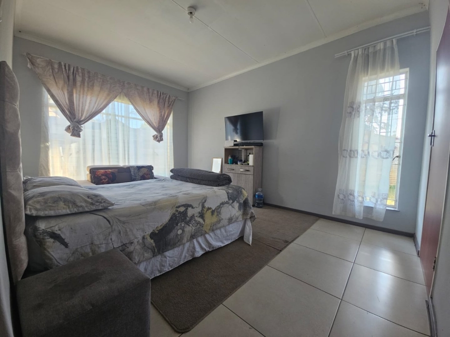 4 Bedroom Property for Sale in Pioneer Park KwaZulu-Natal