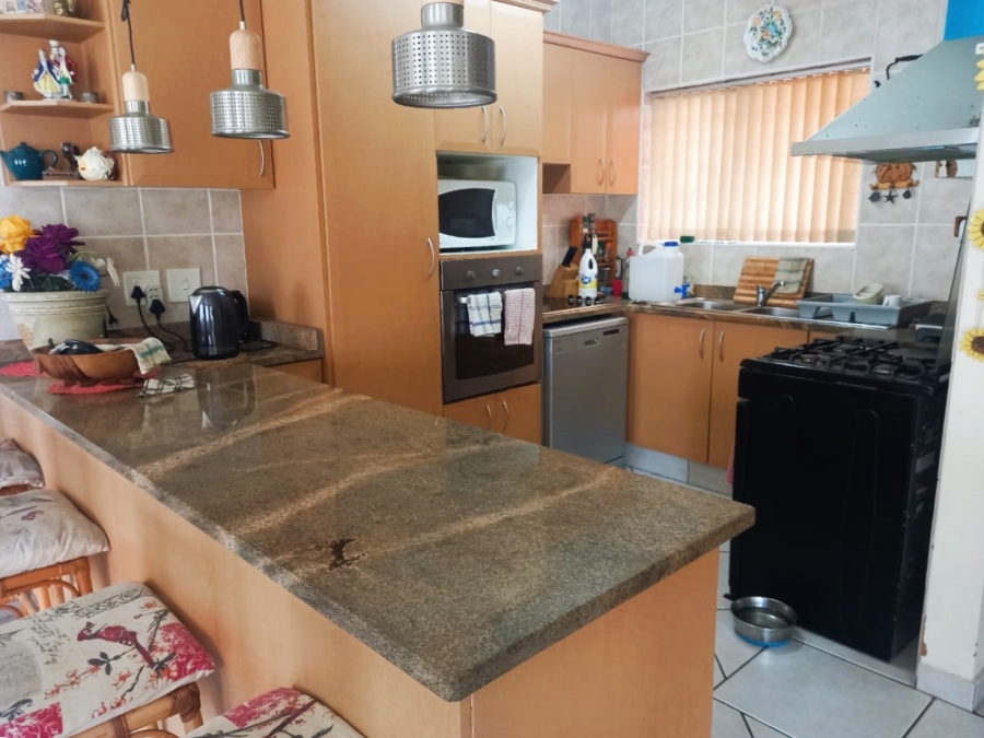 3 Bedroom Property for Sale in Uvongo KwaZulu-Natal