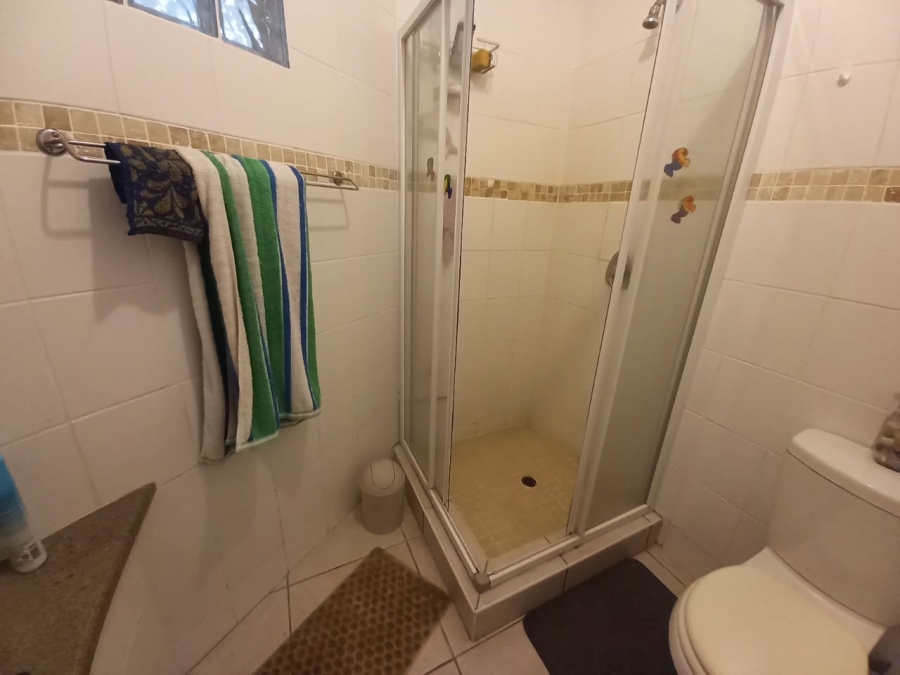 3 Bedroom Property for Sale in Uvongo KwaZulu-Natal