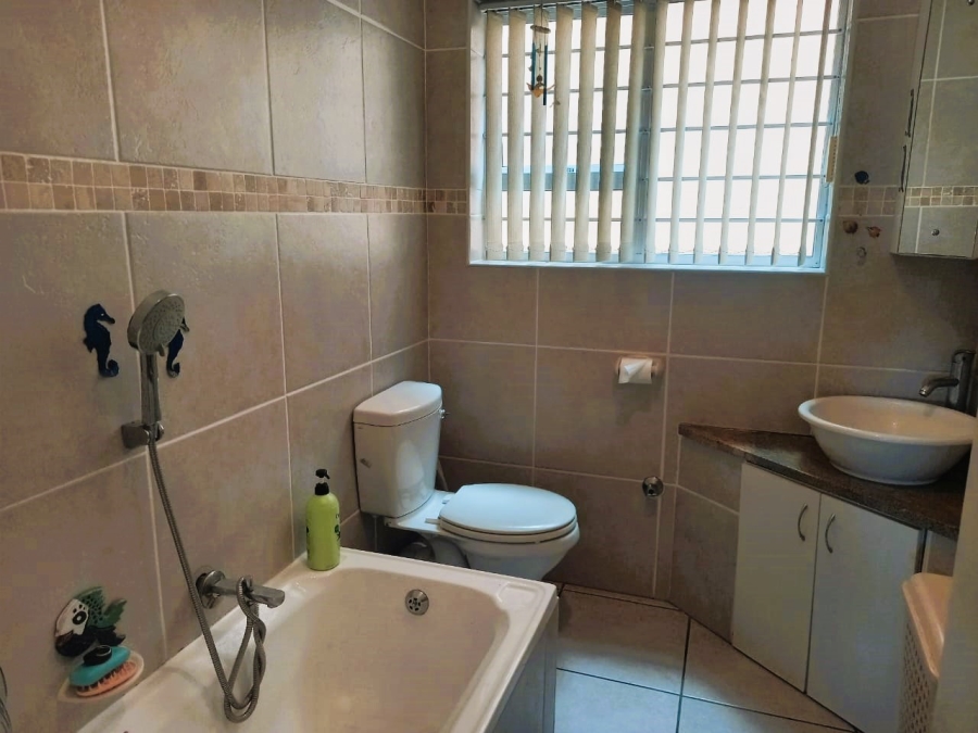 3 Bedroom Property for Sale in Uvongo KwaZulu-Natal