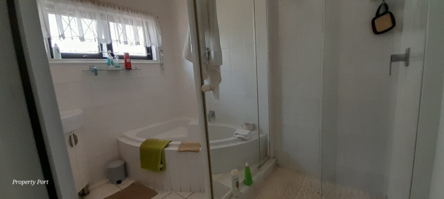 4 Bedroom Property for Sale in Southport KwaZulu-Natal