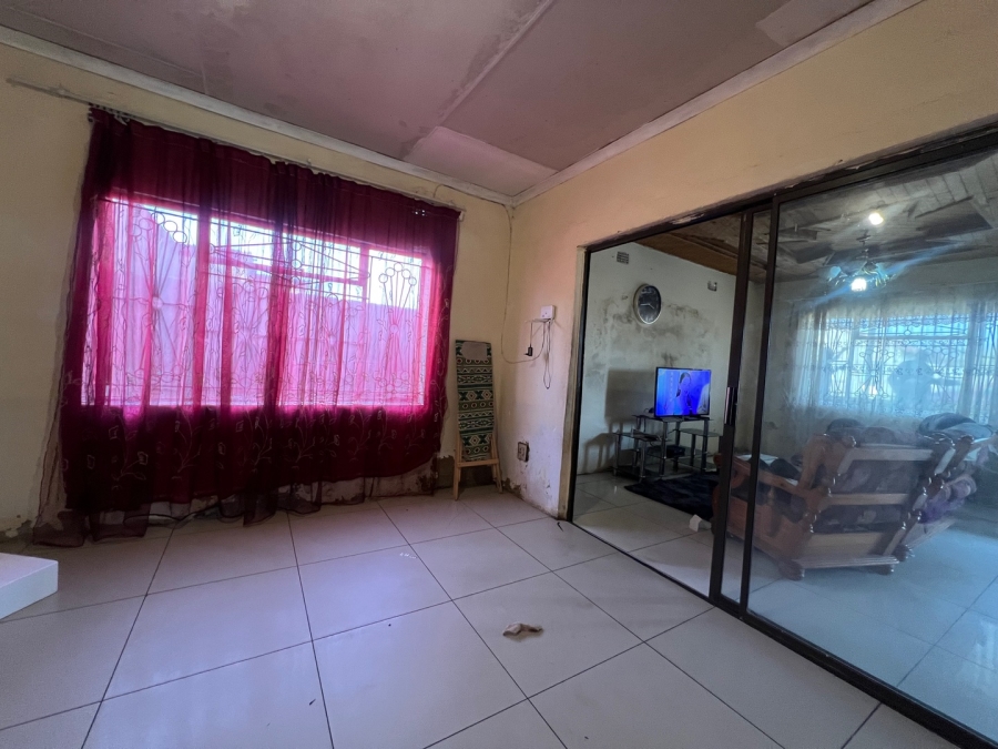 4 Bedroom Property for Sale in Madadeni R KwaZulu-Natal