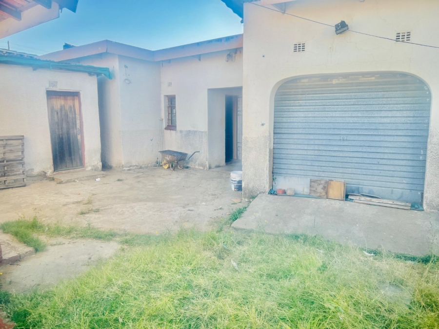 4 Bedroom Property for Sale in Madadeni E KwaZulu-Natal