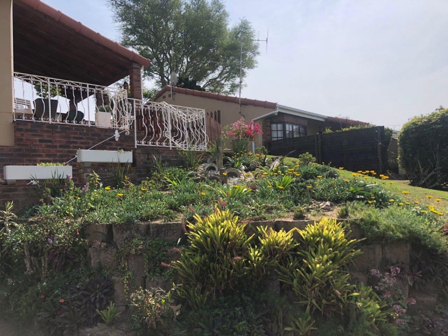 3 Bedroom Property for Sale in Umtentweni KwaZulu-Natal